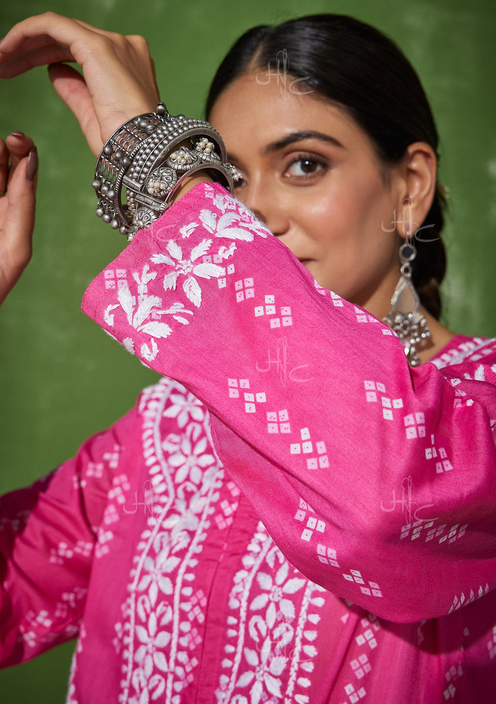 HOC Women Mira Chikankari Mulmul Straight Kurta